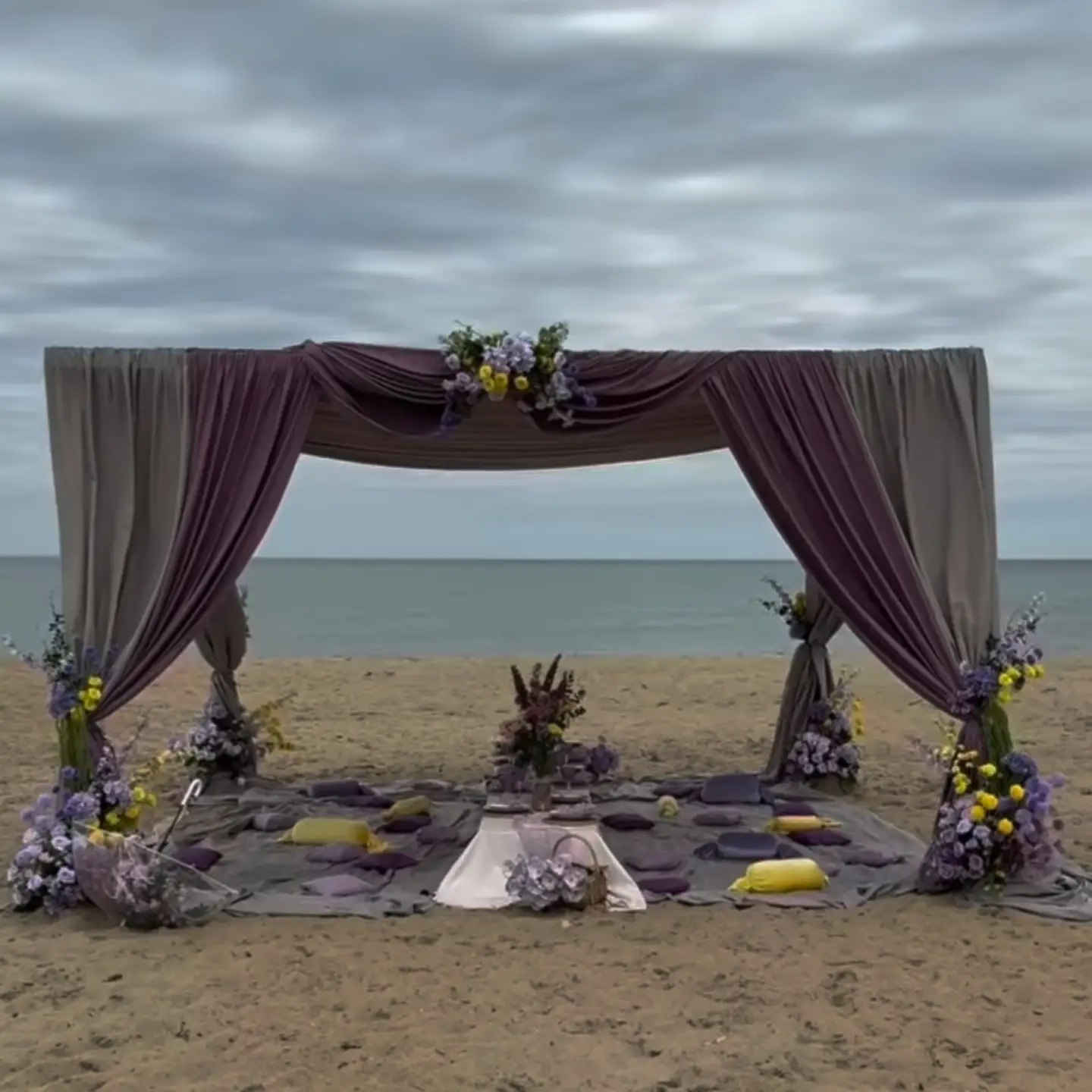 Décor de mariage sur plage — Bakhti Traiteur